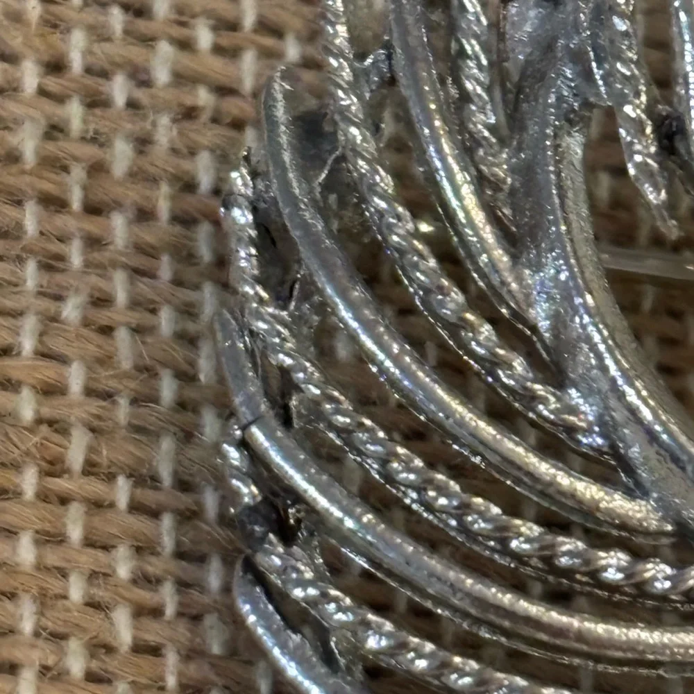 LISNER Modernistic Swirl Brooch